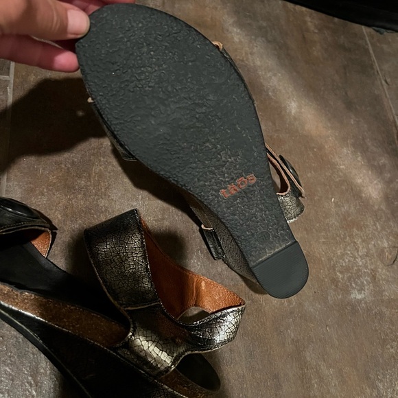 Taos Carousel  Low Heel Sandal Size 38 - Picture 2 of 11